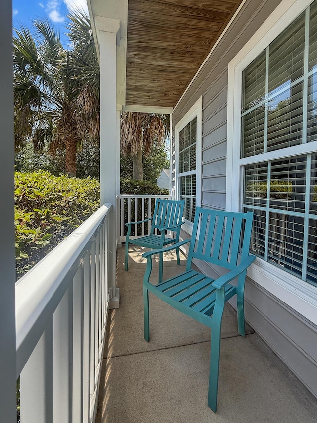 balcony featuring a porch