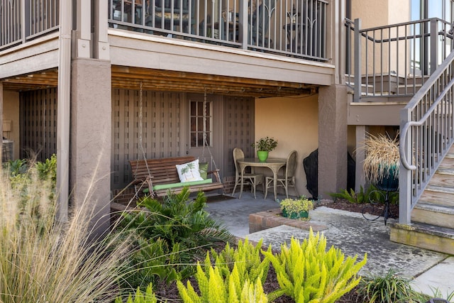 view of patio featuring an outdoor hangout area