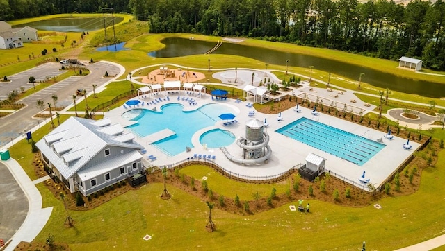 323 Bear Paw Ln, Summerville, SC 29486 - bird's eye view of a pool area and a large body of water