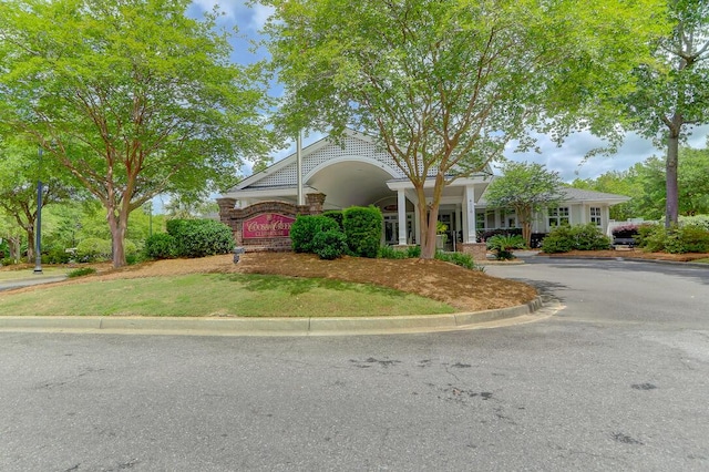 view of front of house