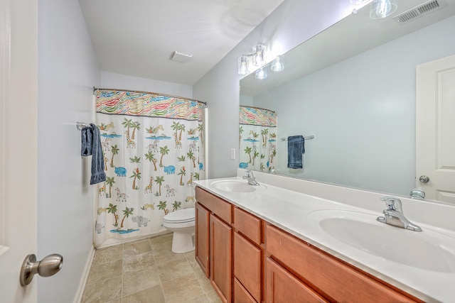 531 Crossland Dr, Moncks Corner, SC 29461 - bathroom featuring toilet, double vanity, baseboards, and a shower with curtain