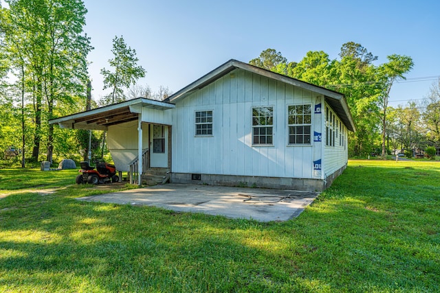 11341 Cottageville Hwy, Cottageville, SC 29435 - back of property with entry steps and a lawn