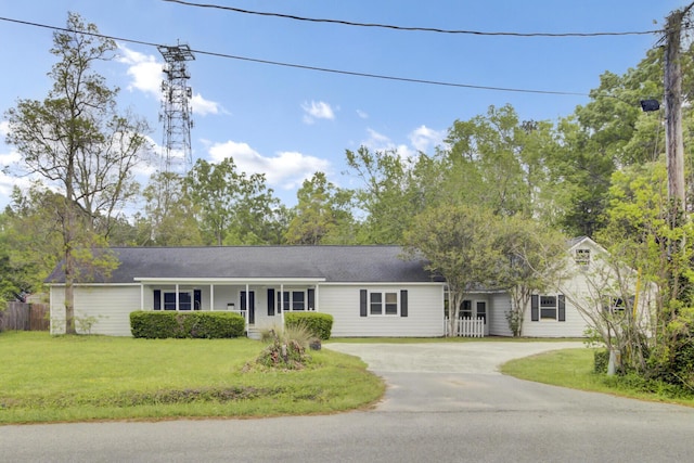 509 Hill St, Moncks Corner, SC 29461 - view of front facade featuring curved driveway