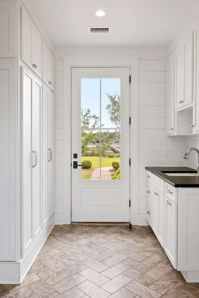 4855 Retriever Rd, Wadmalaw Island, SC 29487 - doorway featuring a sink and recessed lighting