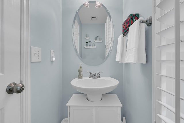 134 Etiwan Park St, Charleston, SC 29492 - bathroom featuring vanity