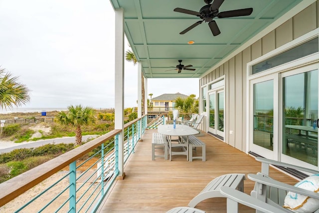 balcony featuring a ceiling fan