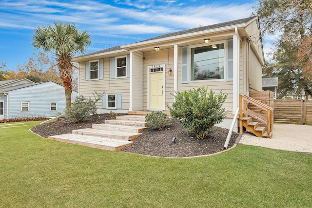 view of front of house with a front yard