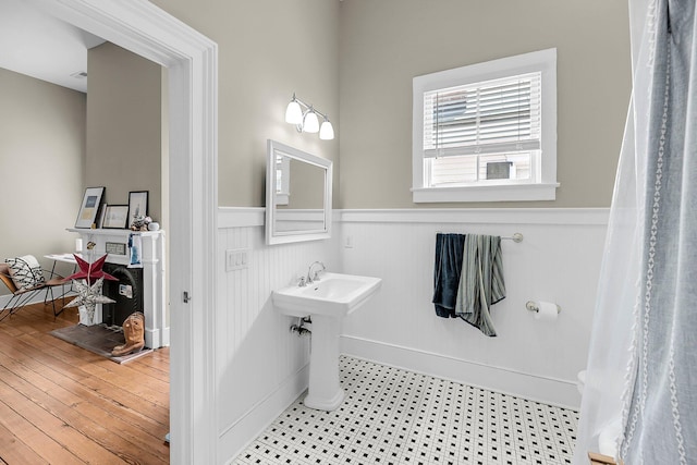 68 Vanderhorst St Unit B, Charleston, SC 29403 - bathroom with wainscoting