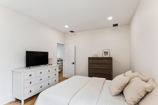 1474 Blue Cascade Dr, Mount Pleasant, SC 29464 - bedroom featuring light wood finished floors and recessed lighting