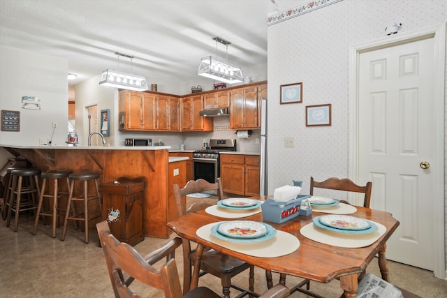 8661 Laurel Grove Ln, North Charleston, SC 29420 - dining space with wallpapered walls