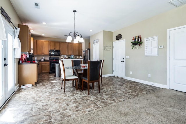 dining space featuring recessed lighting, visible vents, and baseboards