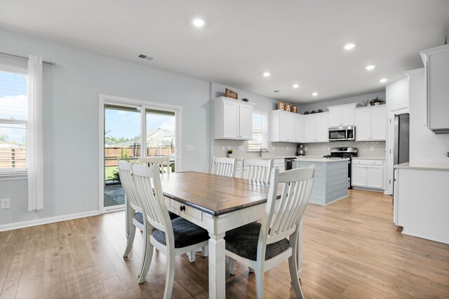 204 Honey Horn Dr, Summerville, SC 29486 - dining area with visible vents, light wood-style flooring, and recessed lighting