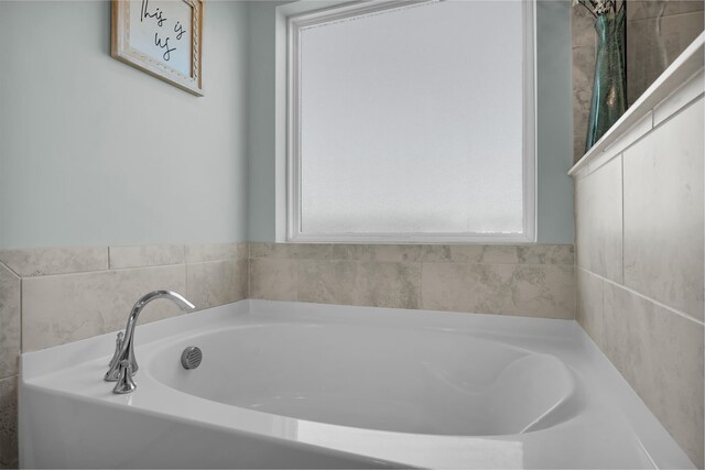 204 Honey Horn Dr, Summerville, SC 29486 - bathroom featuring a bath