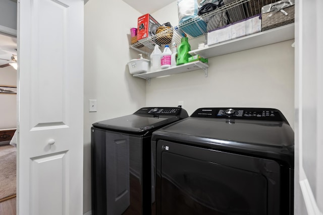 laundry area featuring washer and dryer and ceiling fan