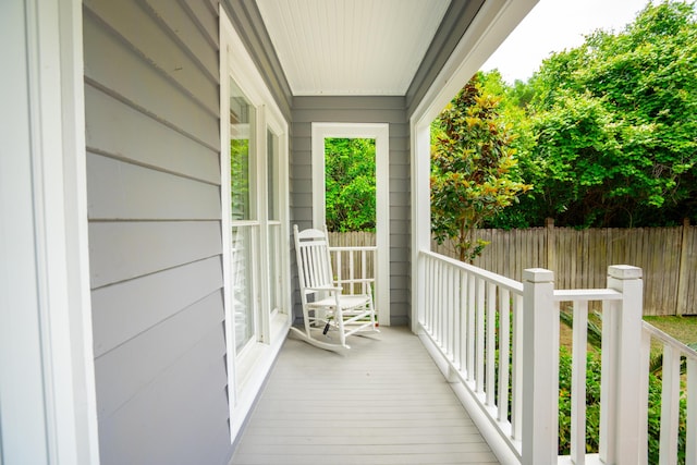 balcony featuring covered porch