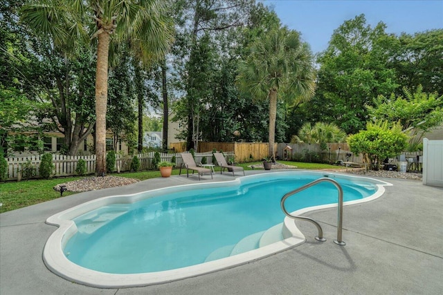 555 Pointe Of Oaks Rd, Summerville, SC 29485 - view of pool featuring a patio area and a fenced backyard