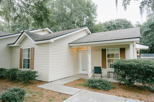 view of front of house with covered porch