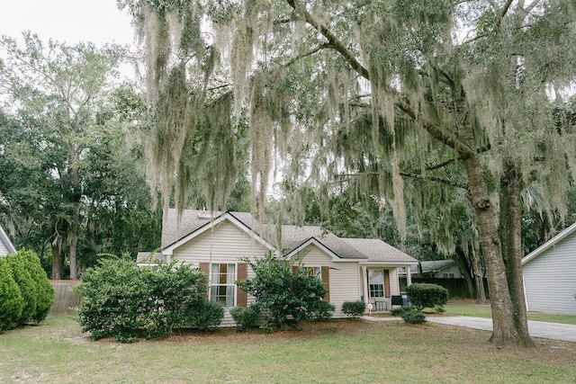 view of front of home with a front yard