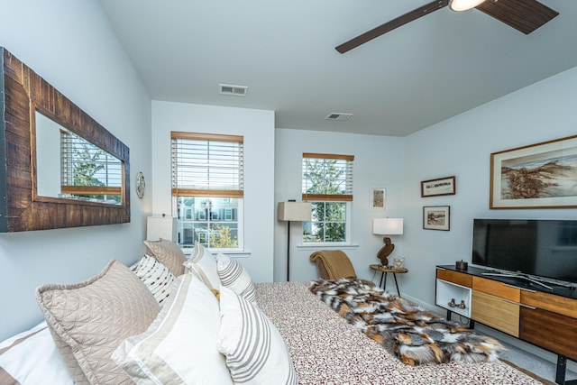 bedroom featuring ceiling fan