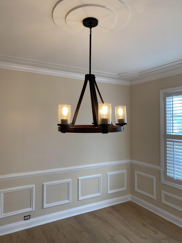 208 Woodland Dr, Summerville, SC 29485 - details featuring crown molding and wood finished floors