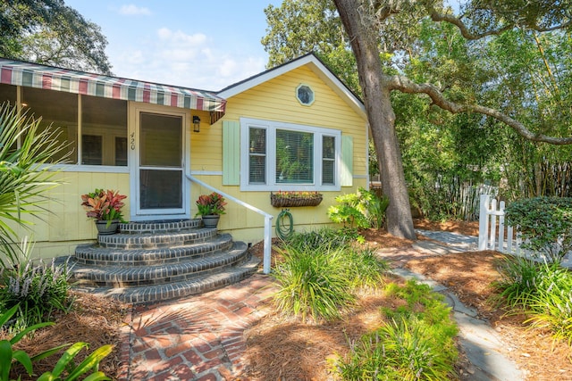 view of front of property