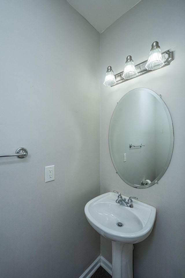 1629 Jorrington St, Mount Pleasant, SC 29466 - bathroom with a sink