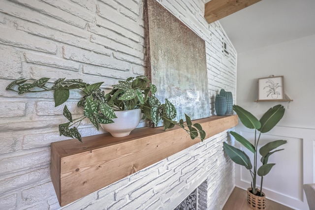 32 Briarcliff Dr, Charleston, SC 29407 - detailed view of beam ceiling