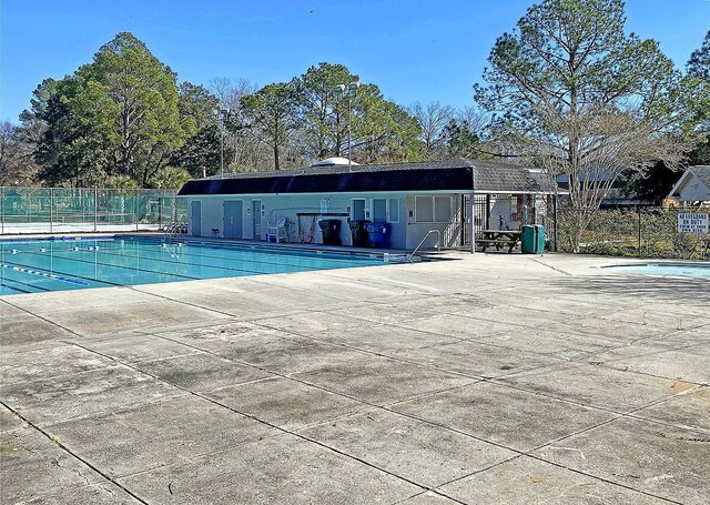 view of yard featuring a water view