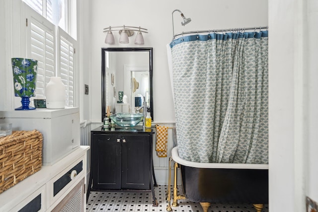 bathroom with vanity