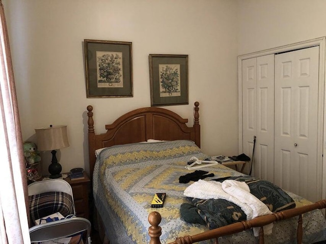 bedroom featuring a closet