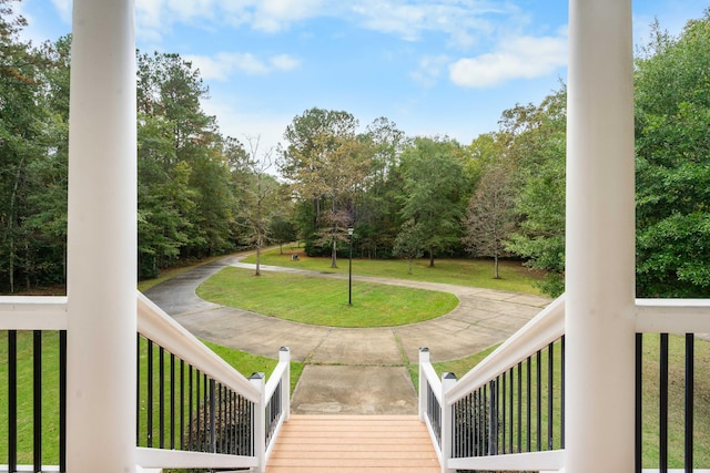 exterior space featuring a lawn