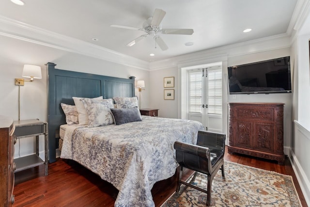 bedroom with crown molding, dark hardwood / wood-style floors, and ceiling fan