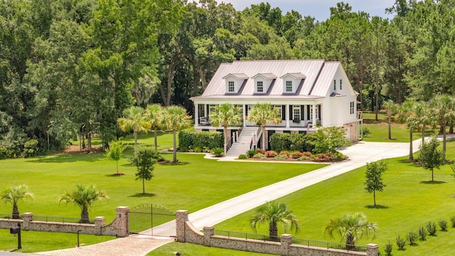 view of front of house featuring a front yard