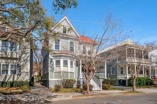 view of front of property