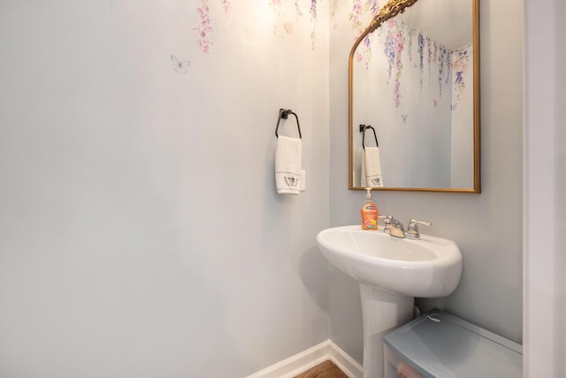 bathroom with baseboards