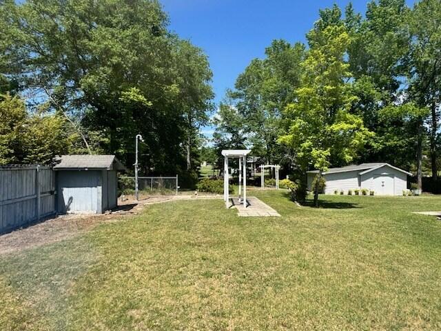 1153 Cherokee Dr, Manning, SC 29102 - view of yard featuring view of scattered trees