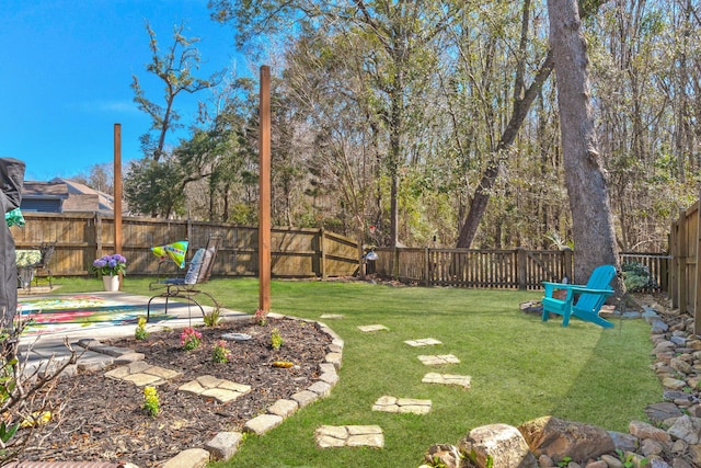 view of yard with a patio