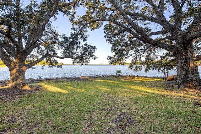 view of yard with a water view