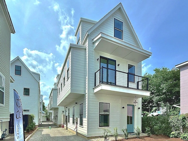 30 Nats Ct, Charleston, SC 29403 - view of front of home featuring a balcony and driveway
