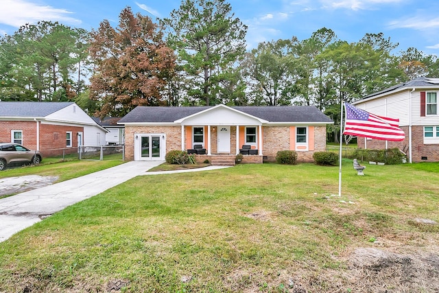 view of front of property with a front lawn