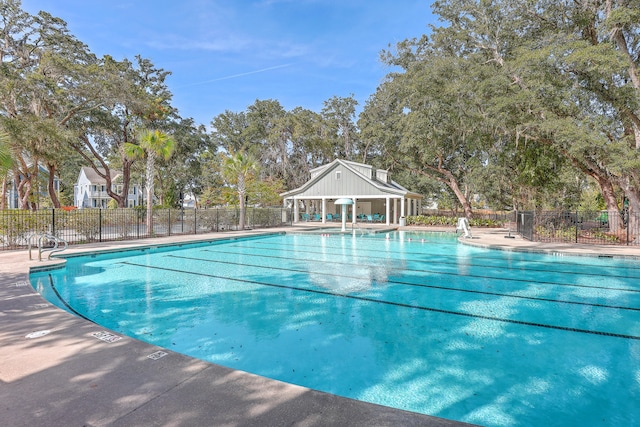 view of swimming pool