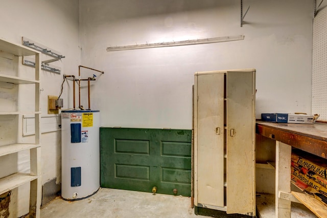5322 Chantilly Ln, North Charleston, SC 29418 - utility room featuring water heater