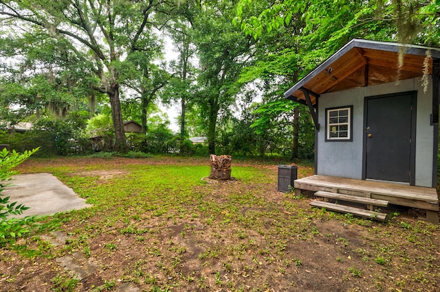 5322 Chantilly Ln, North Charleston, SC 29418 - view of yard with an outdoor structure