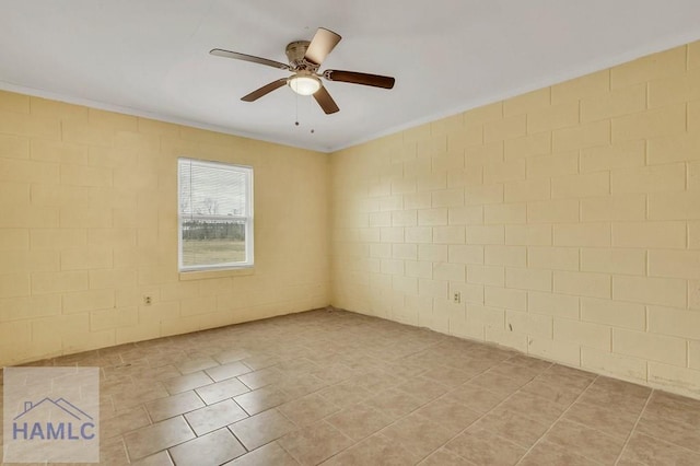 empty room with ceiling fan