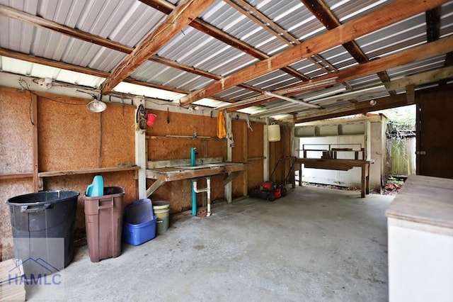 985 Seven Oaks Rd, Jesup, GA 31546 - garage with a workshop area