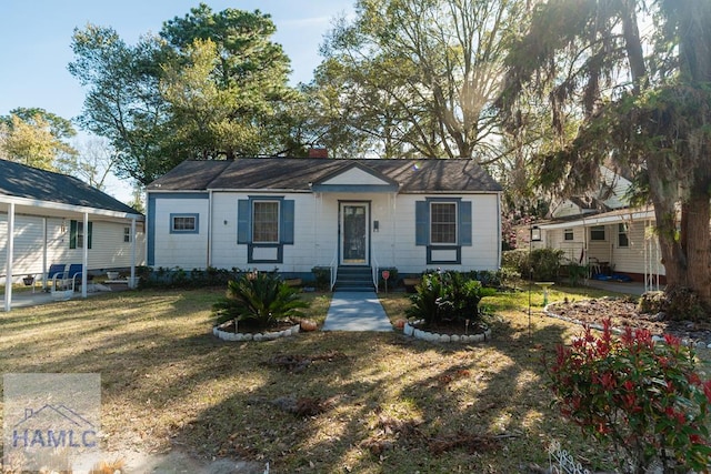 view of front of house featuring a front yard