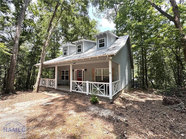 440 Arnold River Rd, Jesup, GA 31545 - view of front of house featuring covered porch