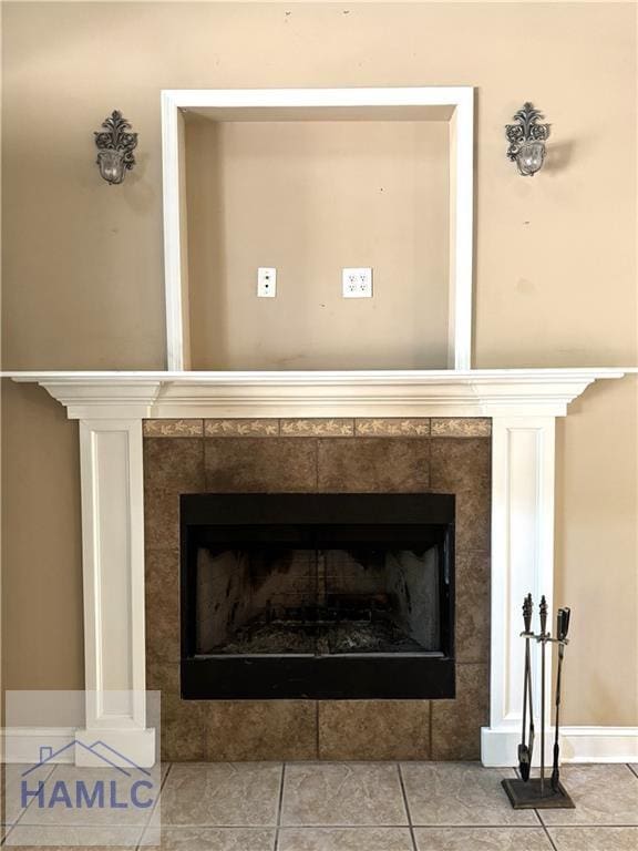 440 Arnold River Rd, Jesup, GA 31545 - detailed view of a tiled fireplace