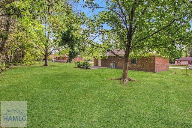 197 Sequoia Cir, Hinesville, GA 31313 - view of yard with fence