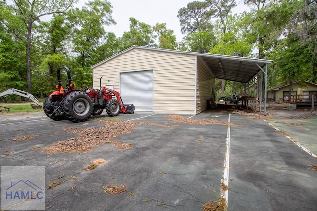 152 Lakeview Dr, Jesup, GA 31545 - garage featuring a detached garage